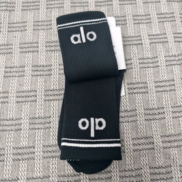 ALO Yoga Throwback Socks - 2 Pairs Unisex, Super Soft & Comfy - Picture 5 of 6